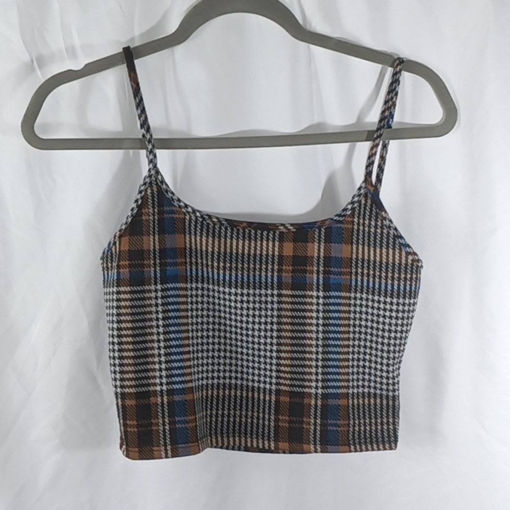 Women's crop top size medium